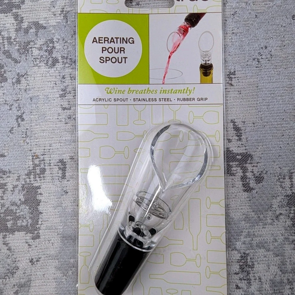 True Aerating‎ Wine Pour Spout Clear Acrylic Stainless Steel Rubber Grip NEW